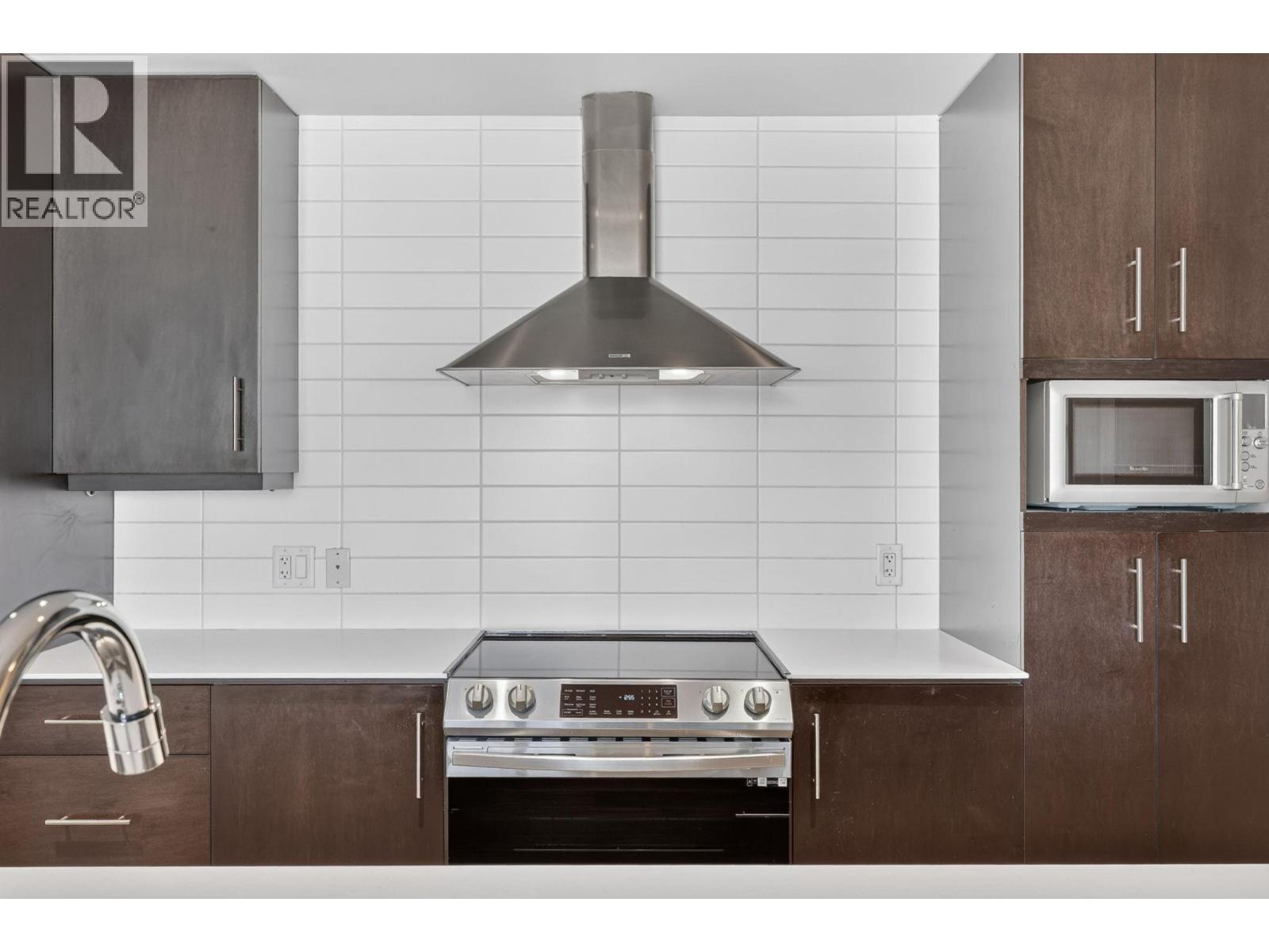 2040 Springfield Road Unit# 1407, Kelowna, BC - Indoor Photo Showing Kitchen