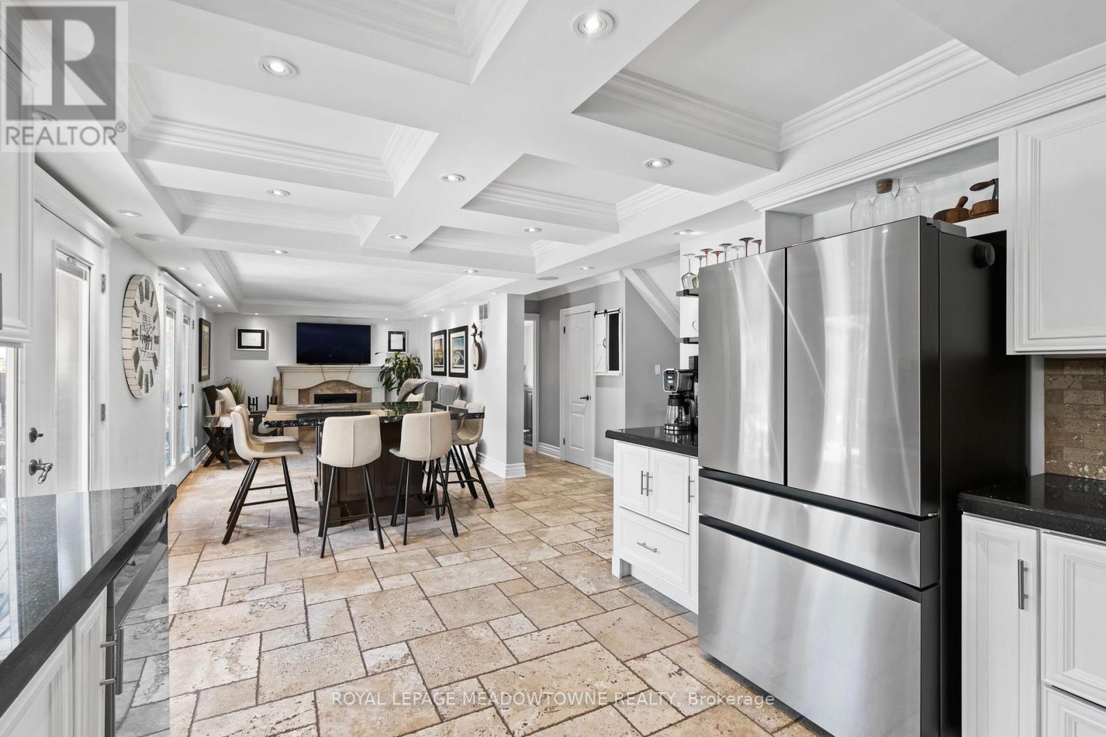 608 Moorelands Crescent, Milton, ON - Indoor