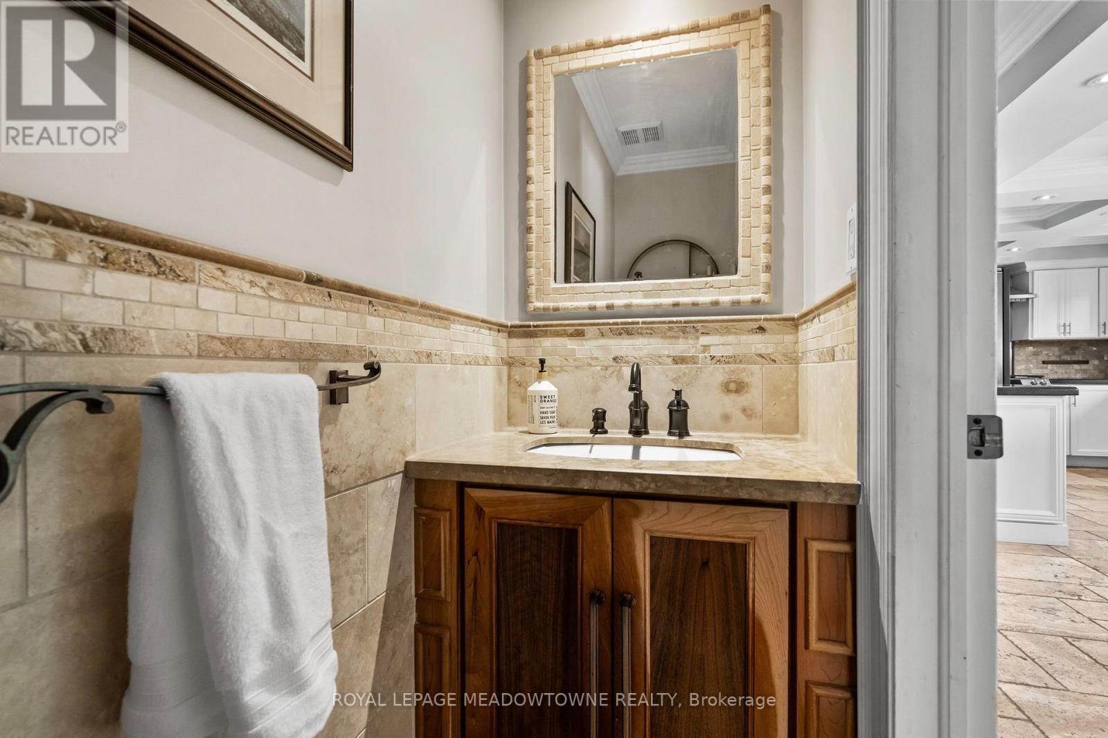608 Moorelands Crescent, Milton, ON - Indoor Photo Showing Bathroom