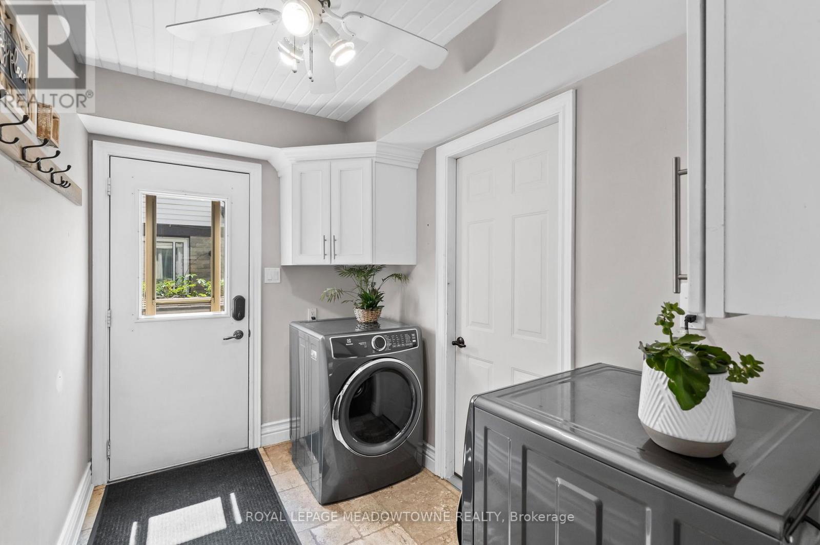608 Moorelands Crescent, Milton, ON - Indoor Photo Showing Laundry Room