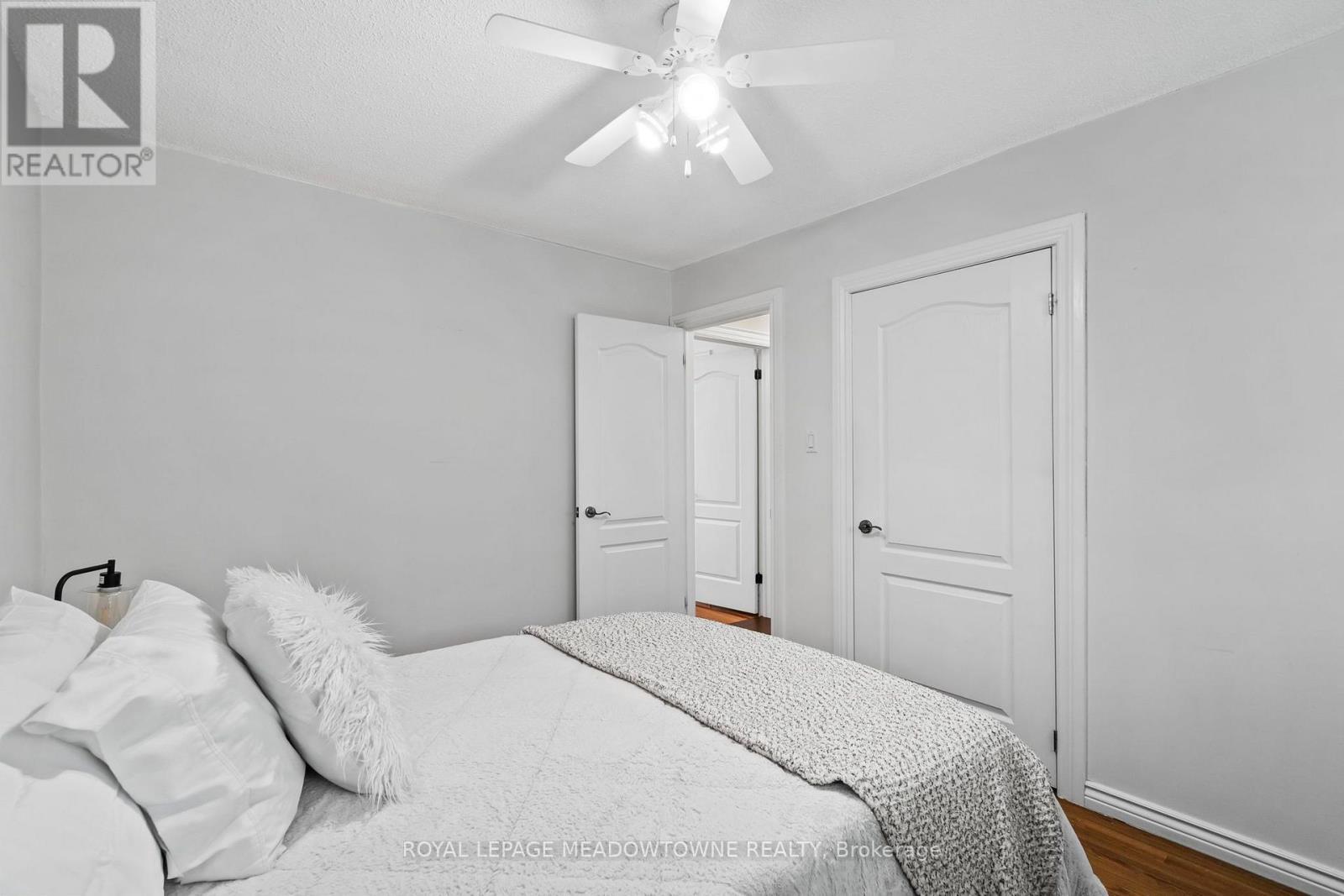 608 Moorelands Crescent, Milton, ON - Indoor Photo Showing Bedroom