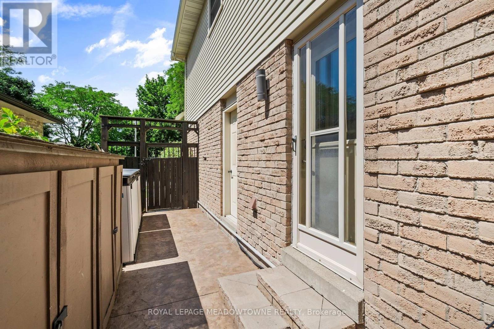 608 Moorelands Crescent, Milton, ON - Outdoor With Deck Patio Veranda With Exterior