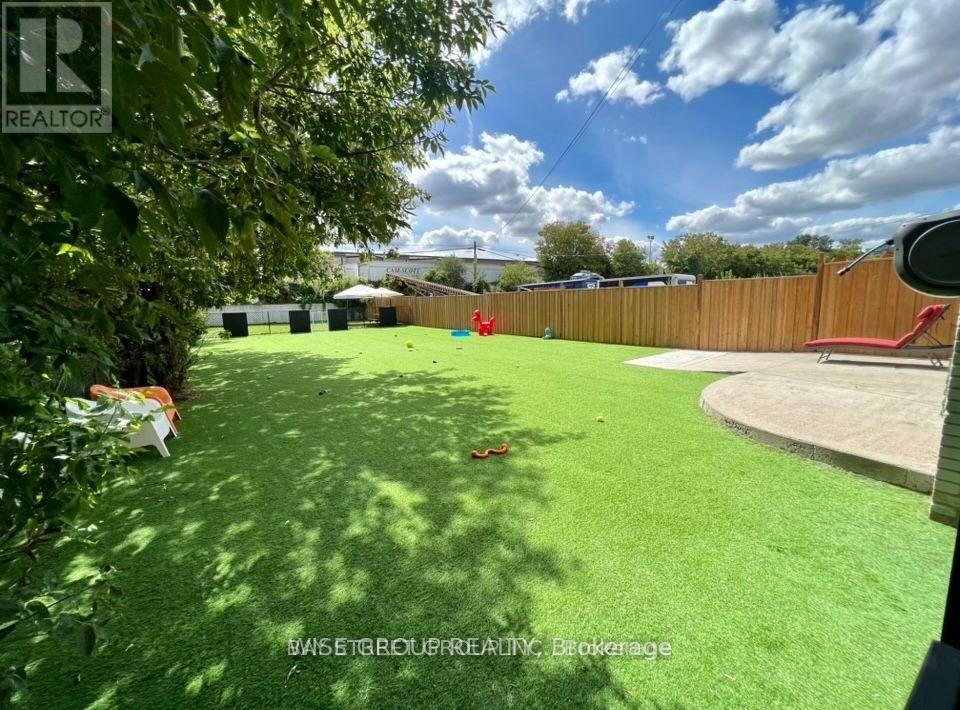 3156 Lenworth Drive, Mississauga, ON