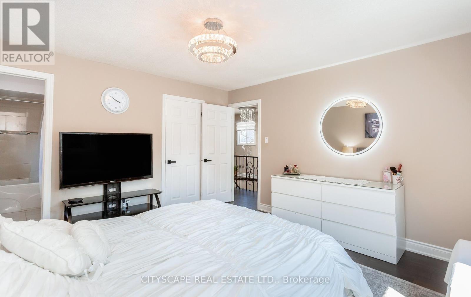 5259 Astwell Avenue, Mississauga, ON - Indoor Photo Showing Bedroom