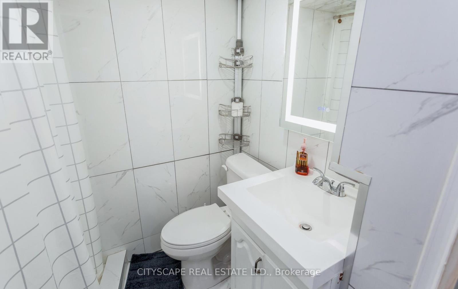 5259 Astwell Avenue, Mississauga, ON - Indoor Photo Showing Bathroom