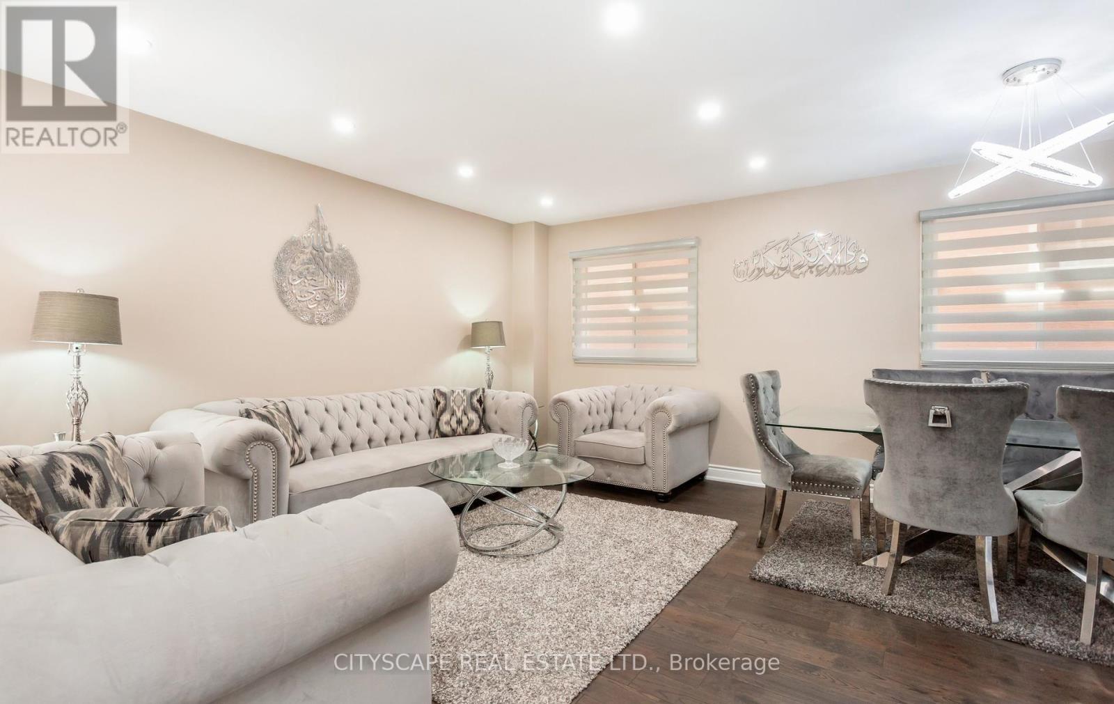5259 Astwell Avenue, Mississauga, ON - Indoor Photo Showing Living Room