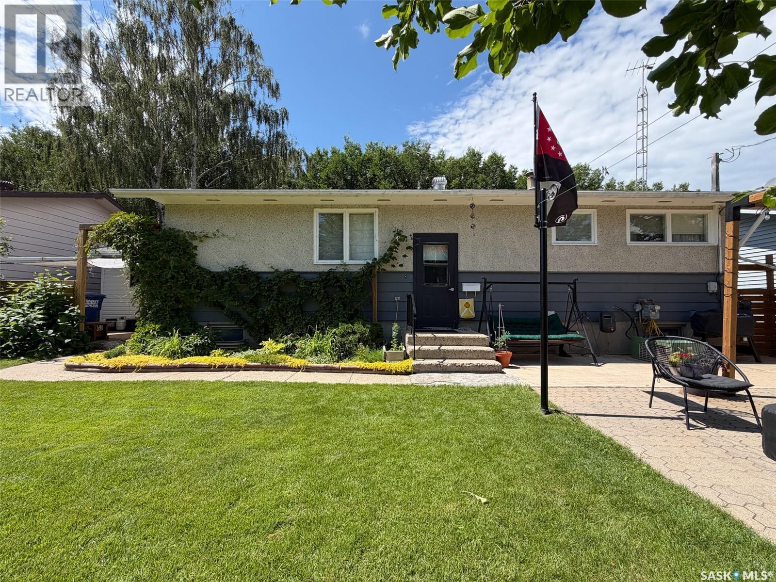 386 4Th Street E, Shaunavon, SK - Outdoor