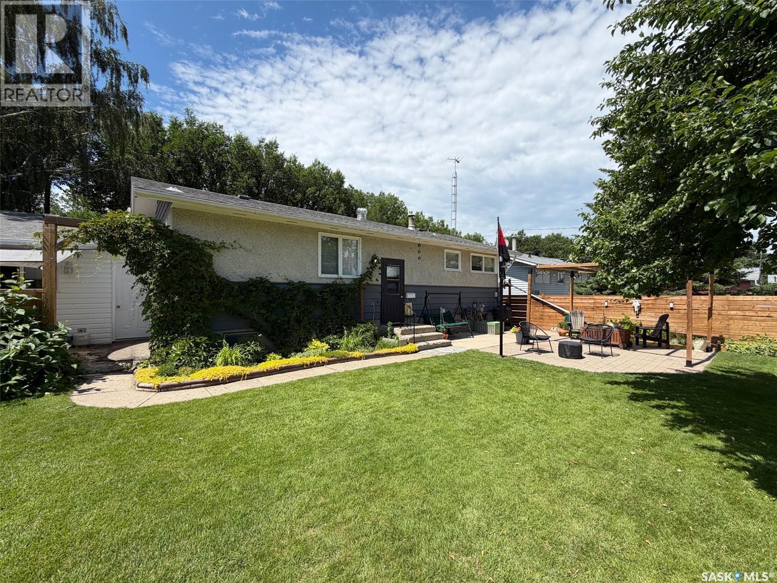 386 4Th Street E, Shaunavon, SK - Outdoor