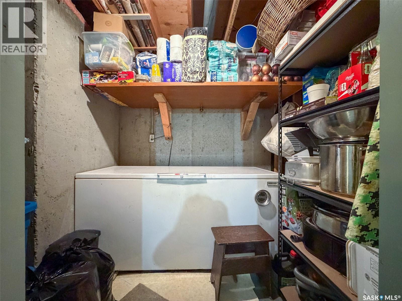 386 4Th Street E, Shaunavon, SK - Indoor