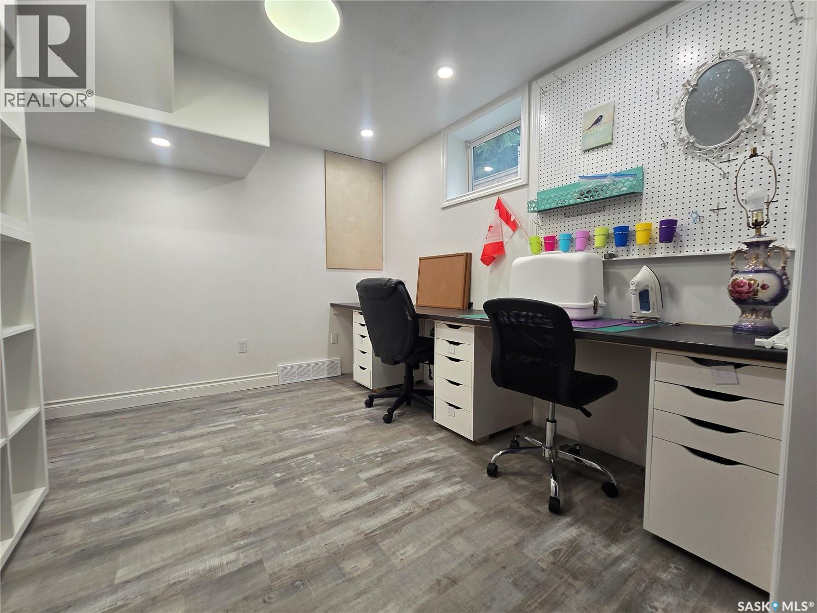 98 13Th Street, Weyburn, SK - Indoor Photo Showing Office