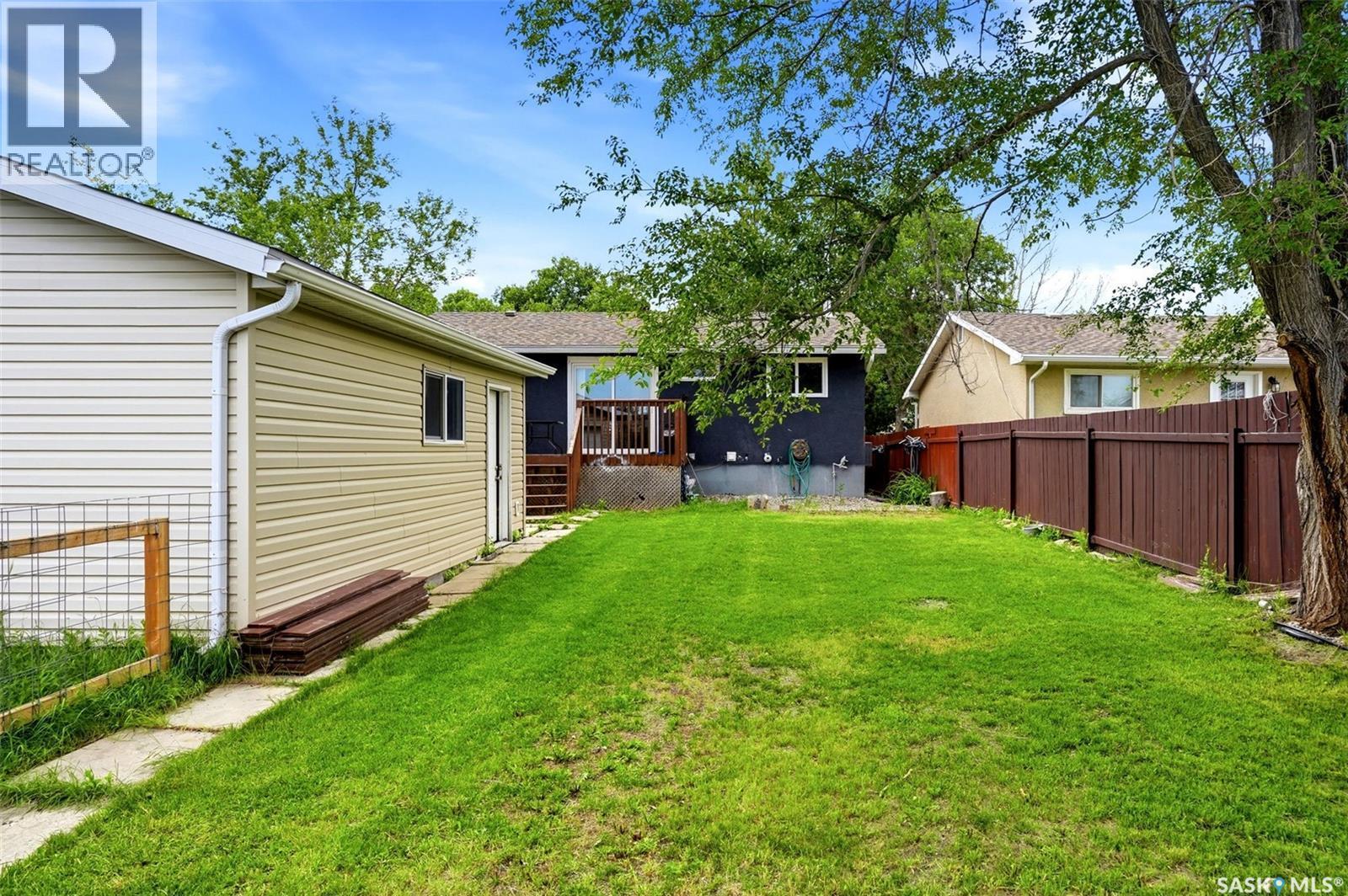 46 Mossing Bay, Regina, SK - Outdoor