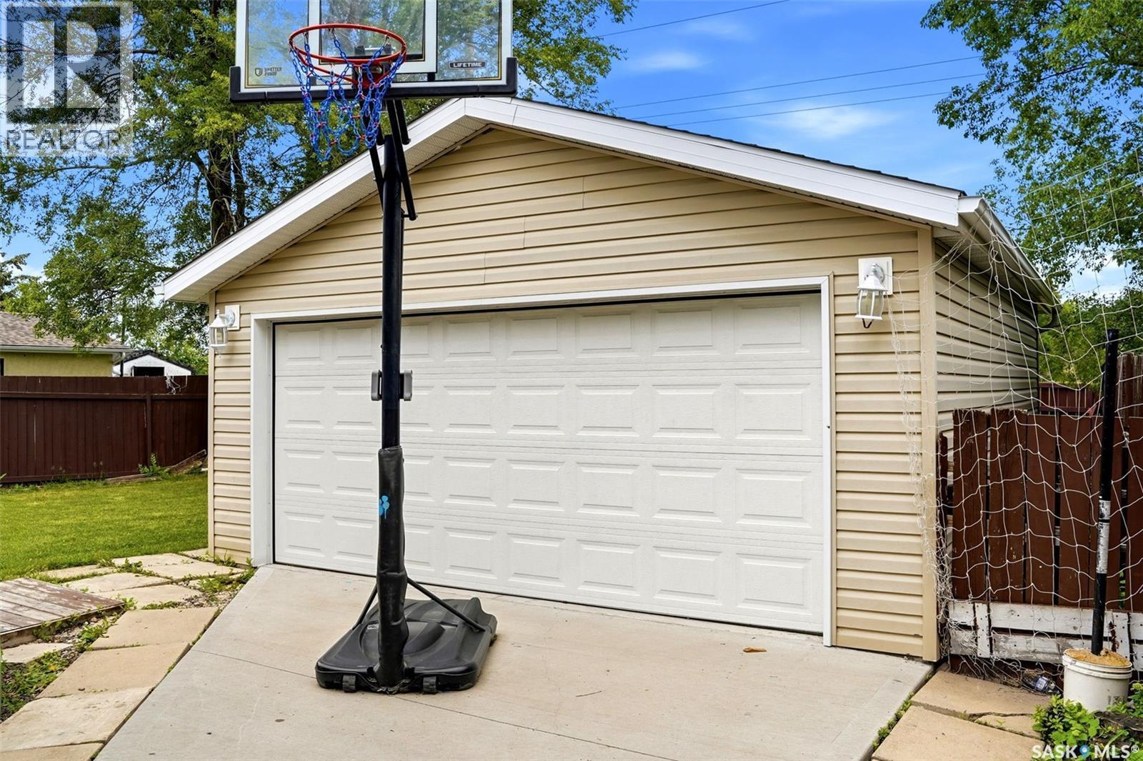 46 Mossing Bay, Regina, SK - Outdoor With Exterior