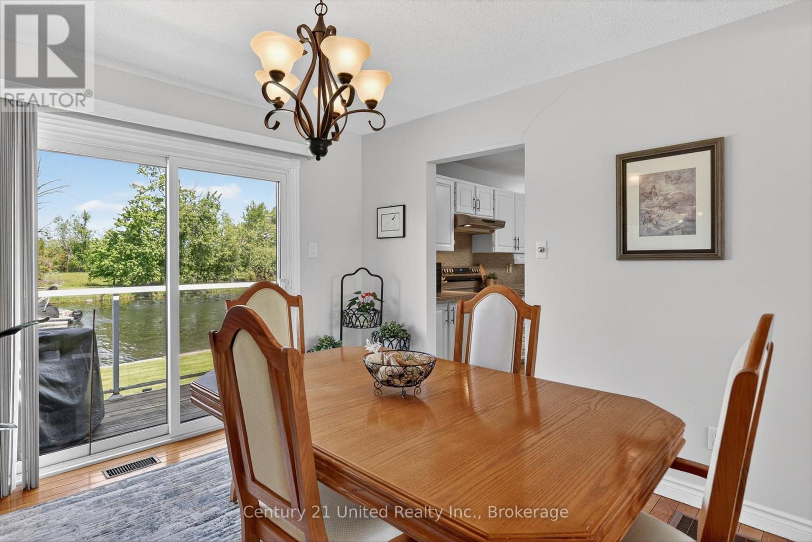 1190 Nuforest Drive, Selwyn, ON - Indoor Photo Showing Dining Room