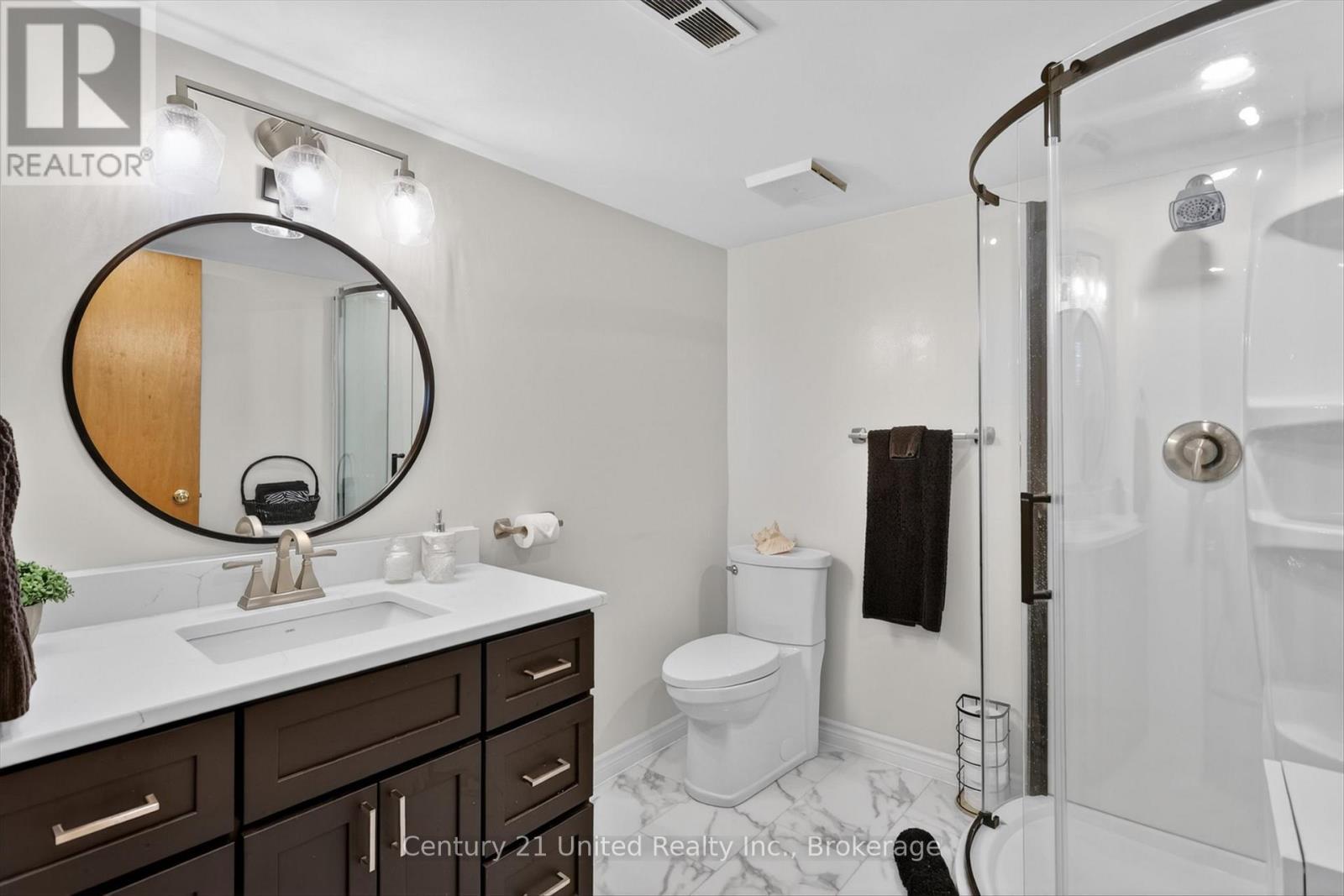 1190 Nuforest Drive, Selwyn, ON - Indoor Photo Showing Bathroom