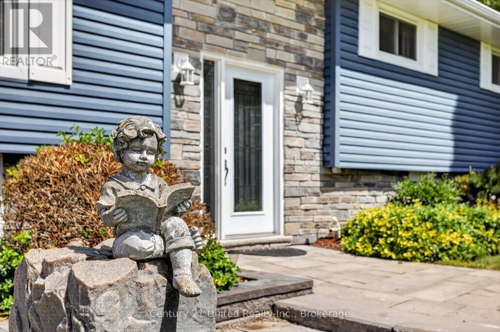 1190 Nuforest Drive, Selwyn, ON - Outdoor