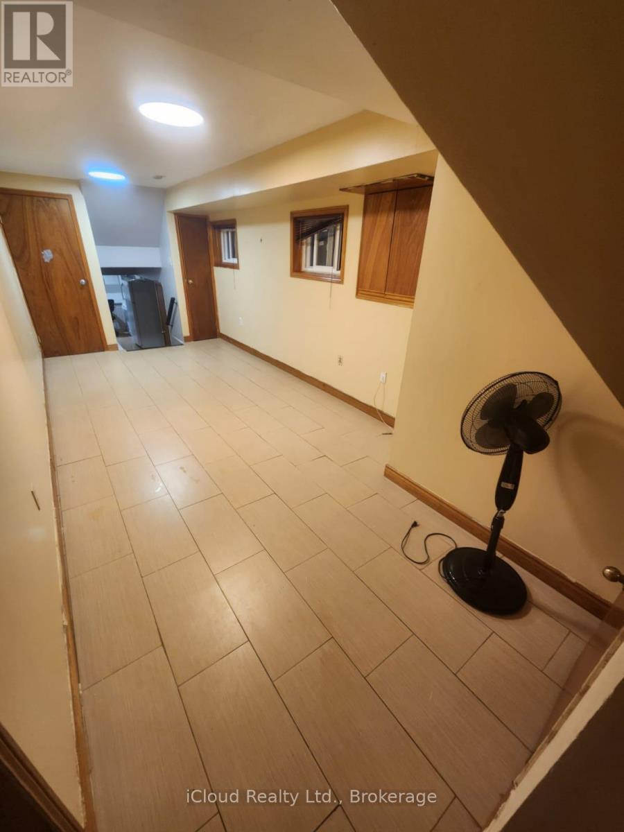 2631 Roblo Road, Mississauga, ON - Indoor Photo Showing Other Room