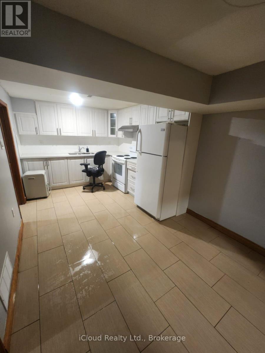 2631 Roblo Road, Mississauga, ON - Indoor