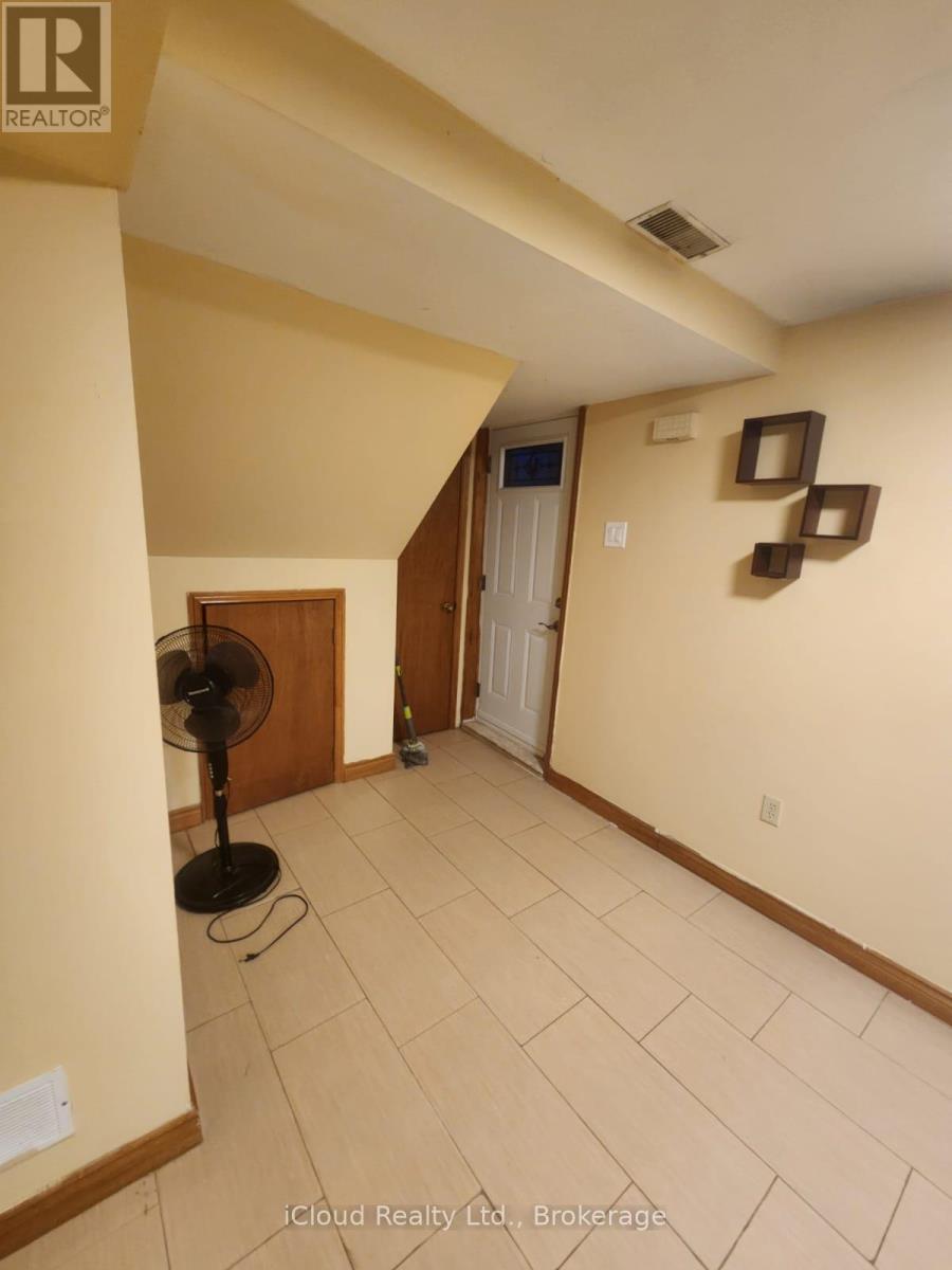 2631 Roblo Road, Mississauga, ON - Indoor Photo Showing Other Room