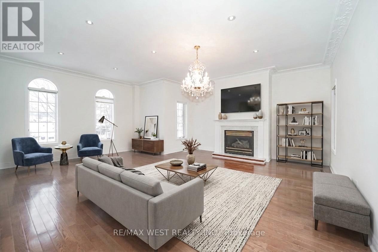 81 Woodview Drive, Pickering, ON - Indoor Photo Showing Living Room With Fireplace