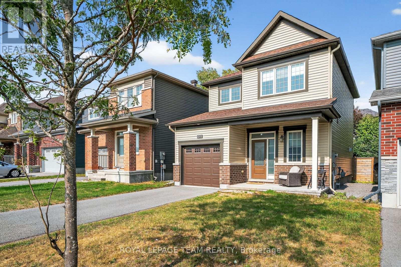 619 Geranium Walk, Ottawa, ON - Outdoor With Facade