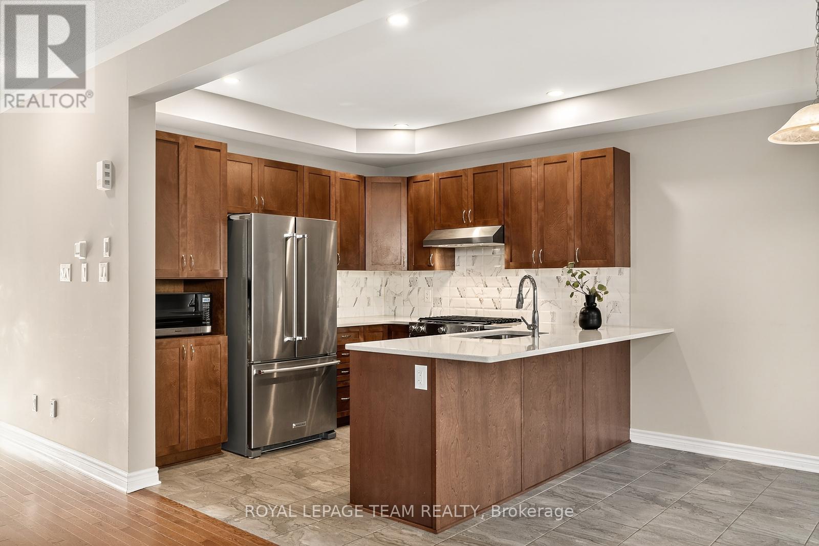 619 Geranium Walk, Ottawa, ON - Indoor Photo Showing Kitchen With Stainless Steel Kitchen