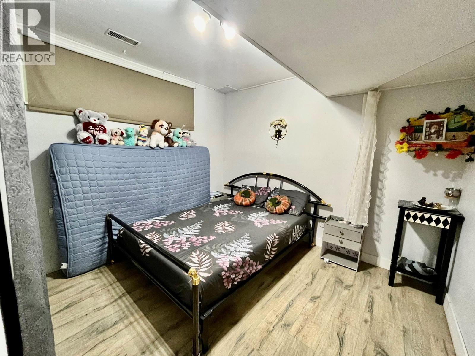 475 Hollywood Road S, Kelowna, BC - Indoor Photo Showing Bedroom
