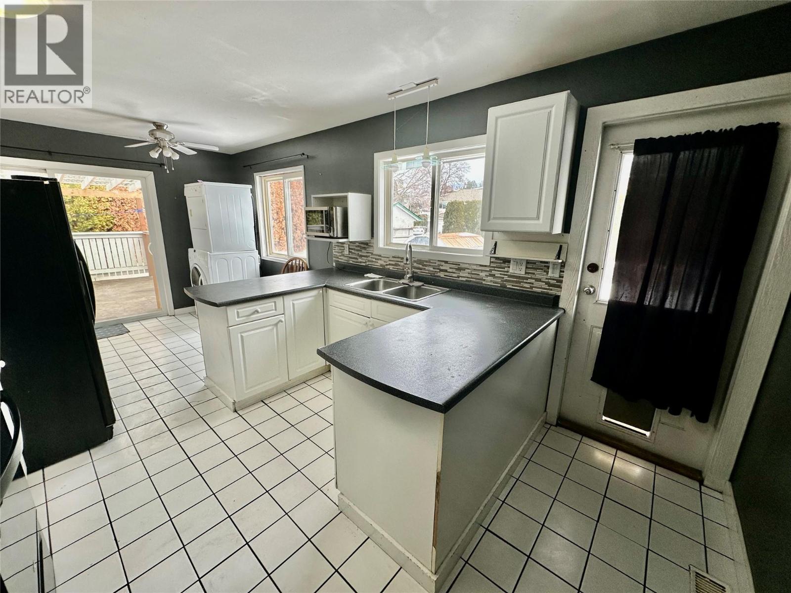 475 Hollywood Road S, Kelowna, BC - Indoor Photo Showing Other Room