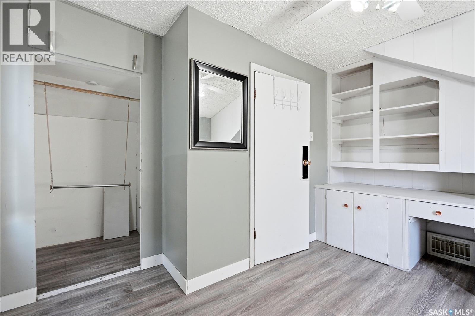 927 4Th Avenue N, Saskatoon, SK - Indoor Photo Showing Other Room