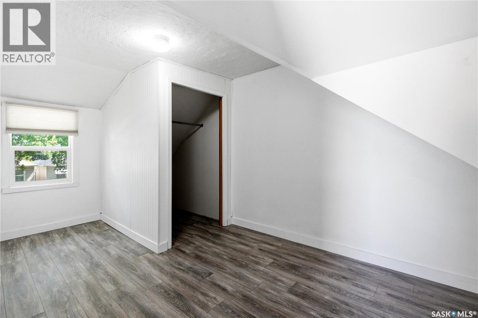 927 4Th Avenue N, Saskatoon, SK - Indoor Photo Showing Other Room