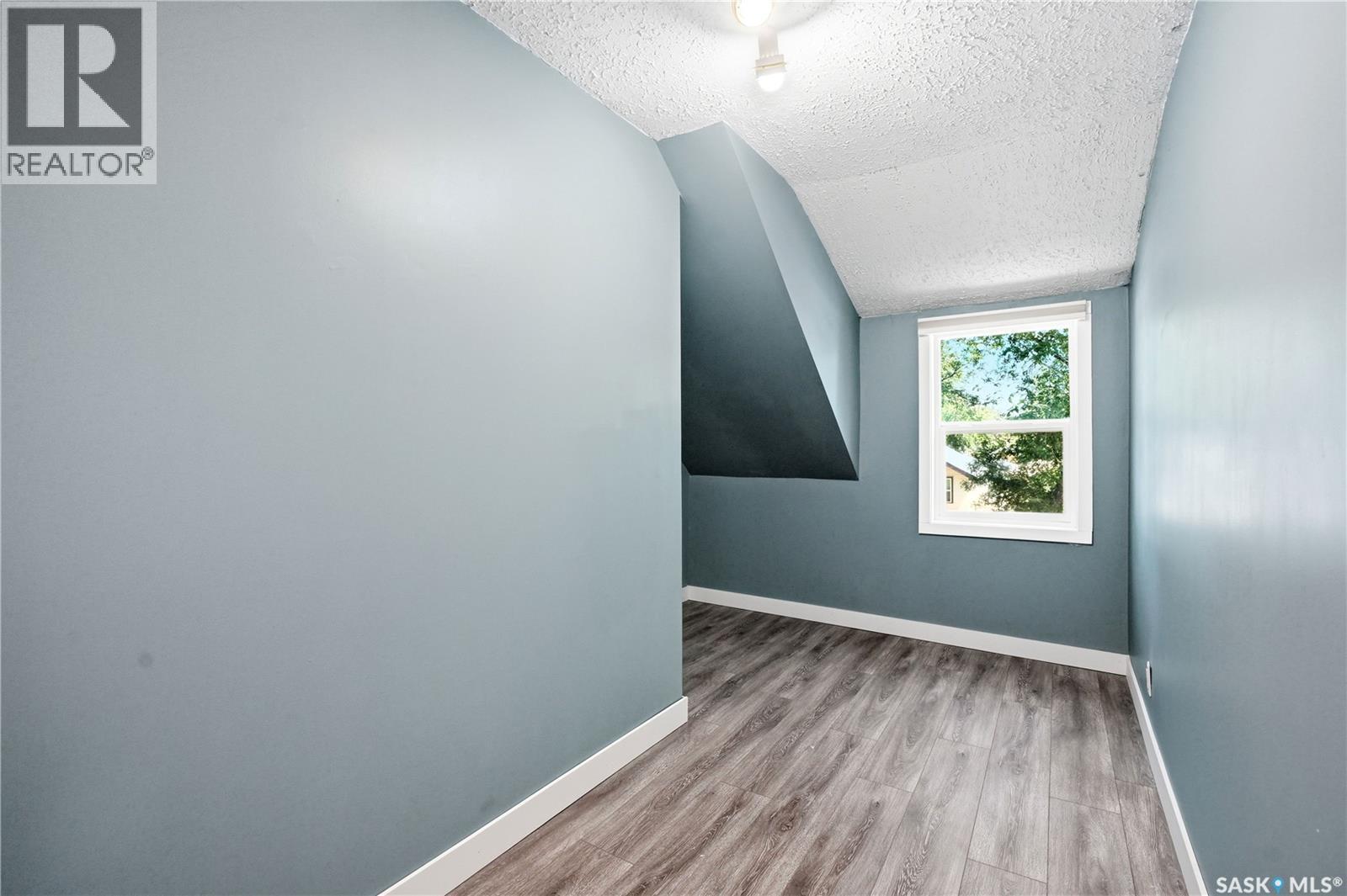 927 4Th Avenue N, Saskatoon, SK - Indoor Photo Showing Other Room