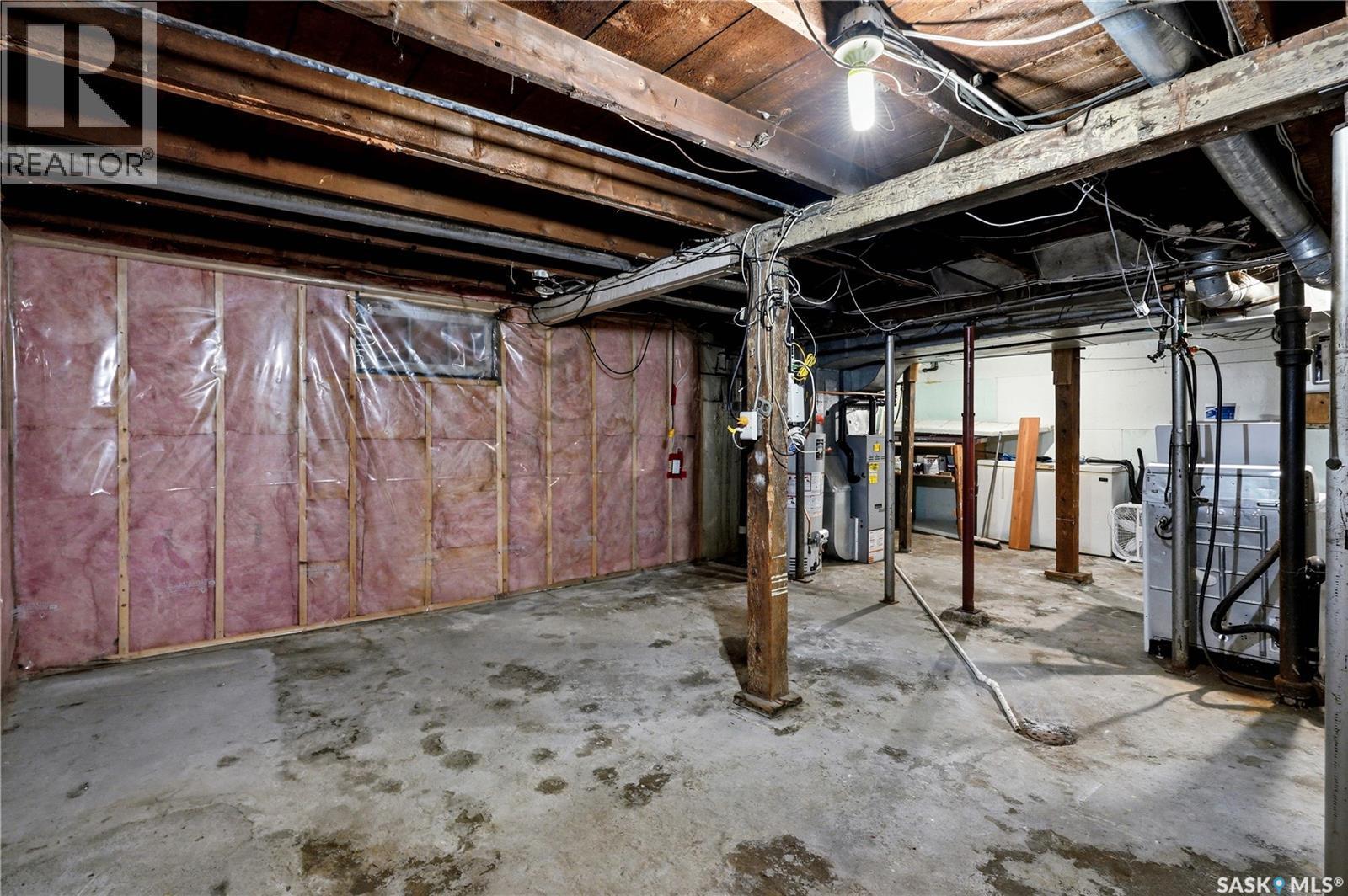 927 4Th Avenue N, Saskatoon, SK - Indoor Photo Showing Basement