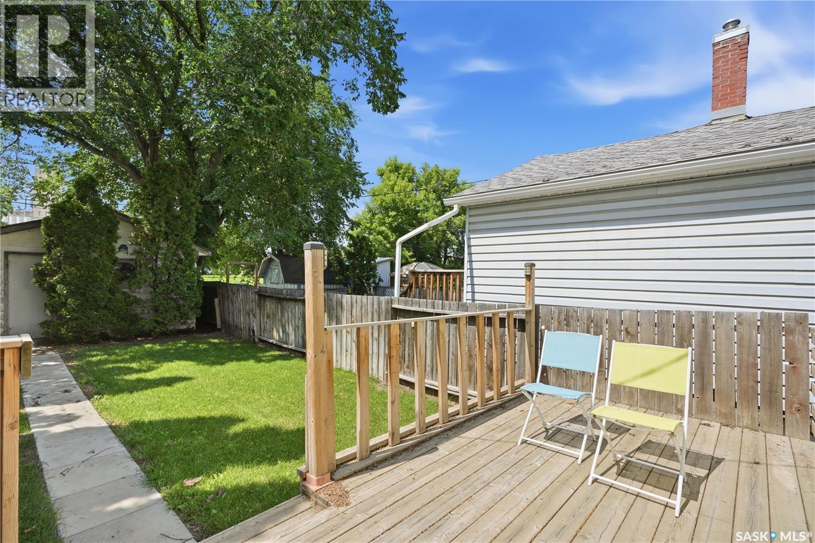 927 4Th Avenue N, Saskatoon, SK - Outdoor With Deck Patio Veranda