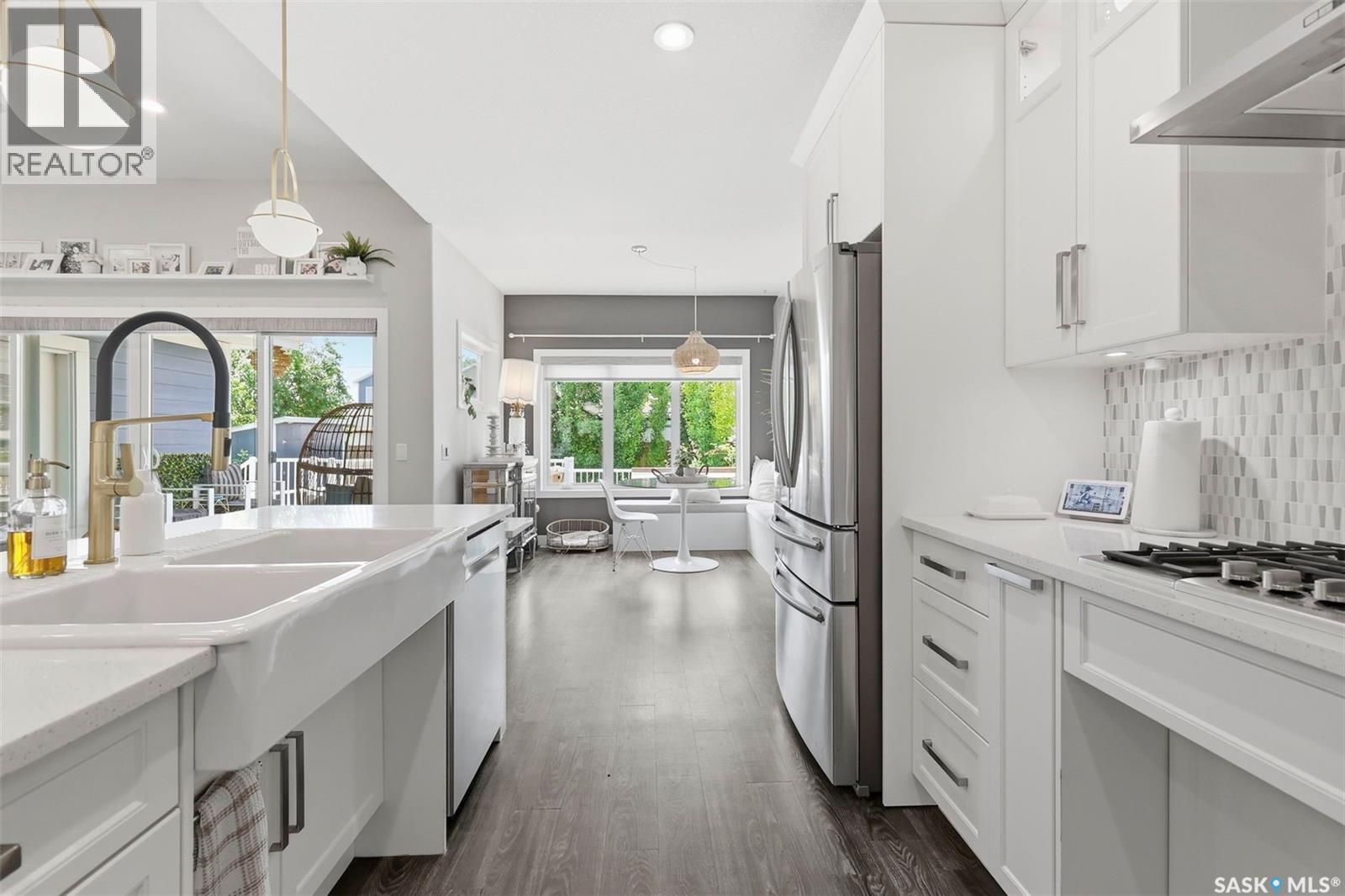 1521 10Th Avenue N, Saskatoon, SK - Indoor Photo Showing Kitchen With Double Sink With Upgraded Kitchen