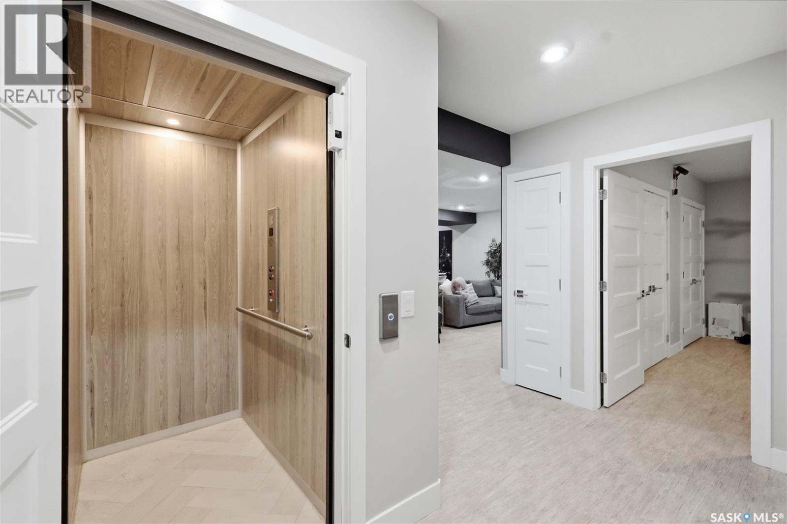 1521 10Th Avenue N, Saskatoon, SK - Indoor Photo Showing Other Room