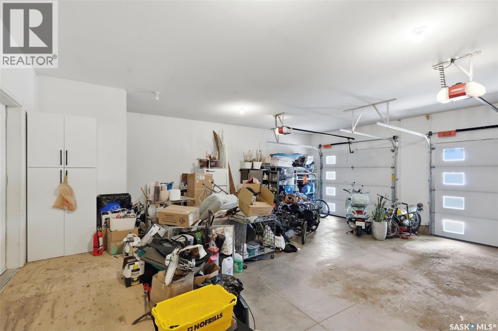 1521 10Th Avenue N, Saskatoon, SK - Indoor Photo Showing Garage
