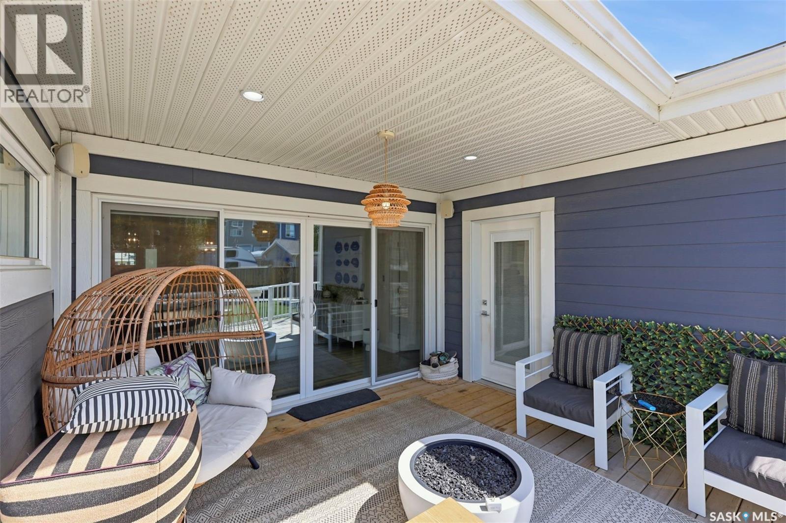 1521 10Th Avenue N, Saskatoon, SK - Outdoor With Deck Patio Veranda With Exterior