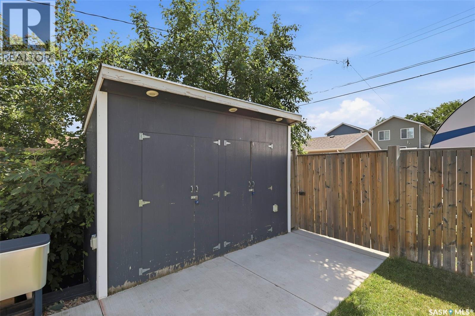 1521 10Th Avenue N, Saskatoon, SK - Outdoor