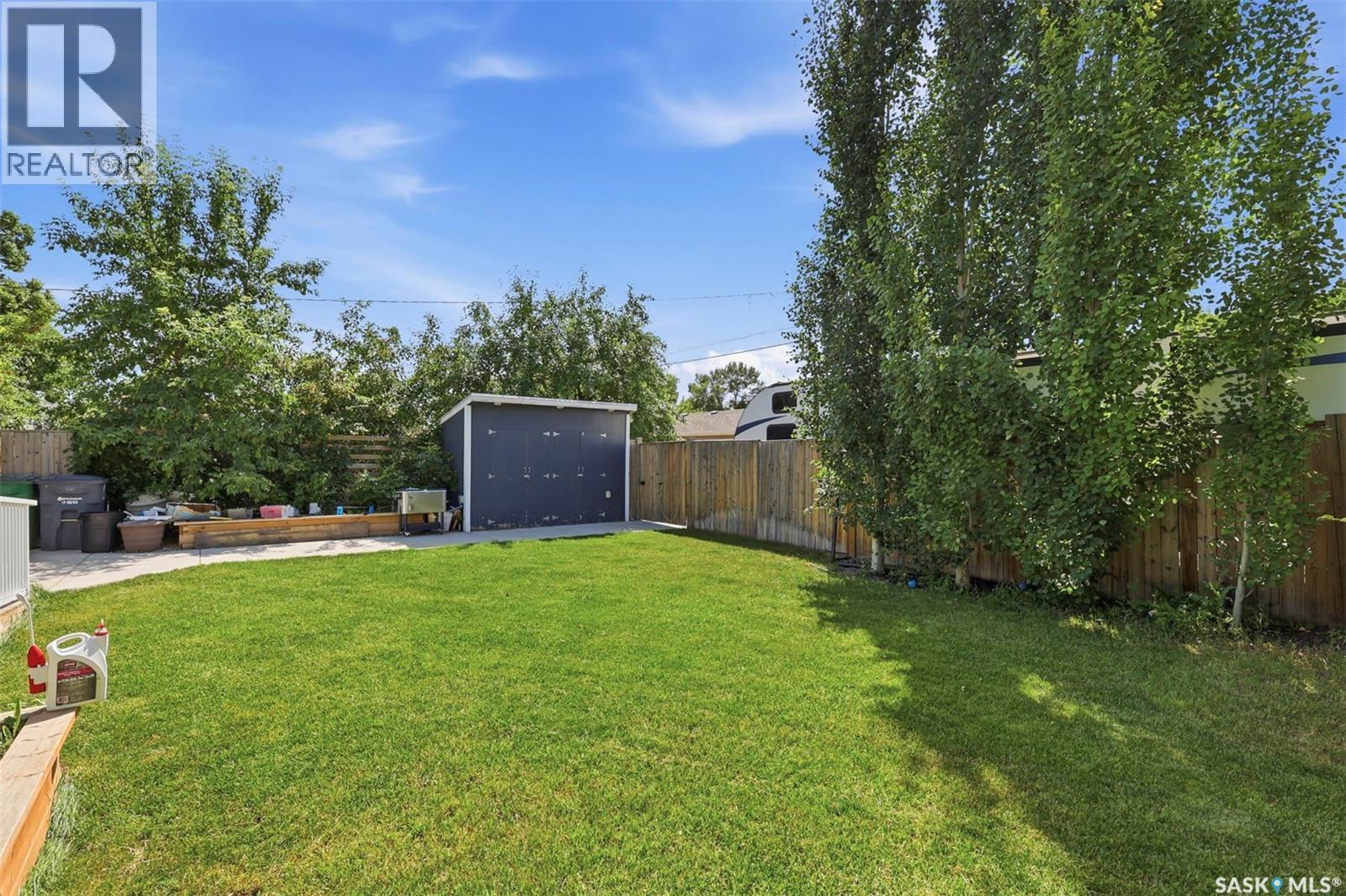 1521 10Th Avenue N, Saskatoon, SK - Outdoor With Backyard