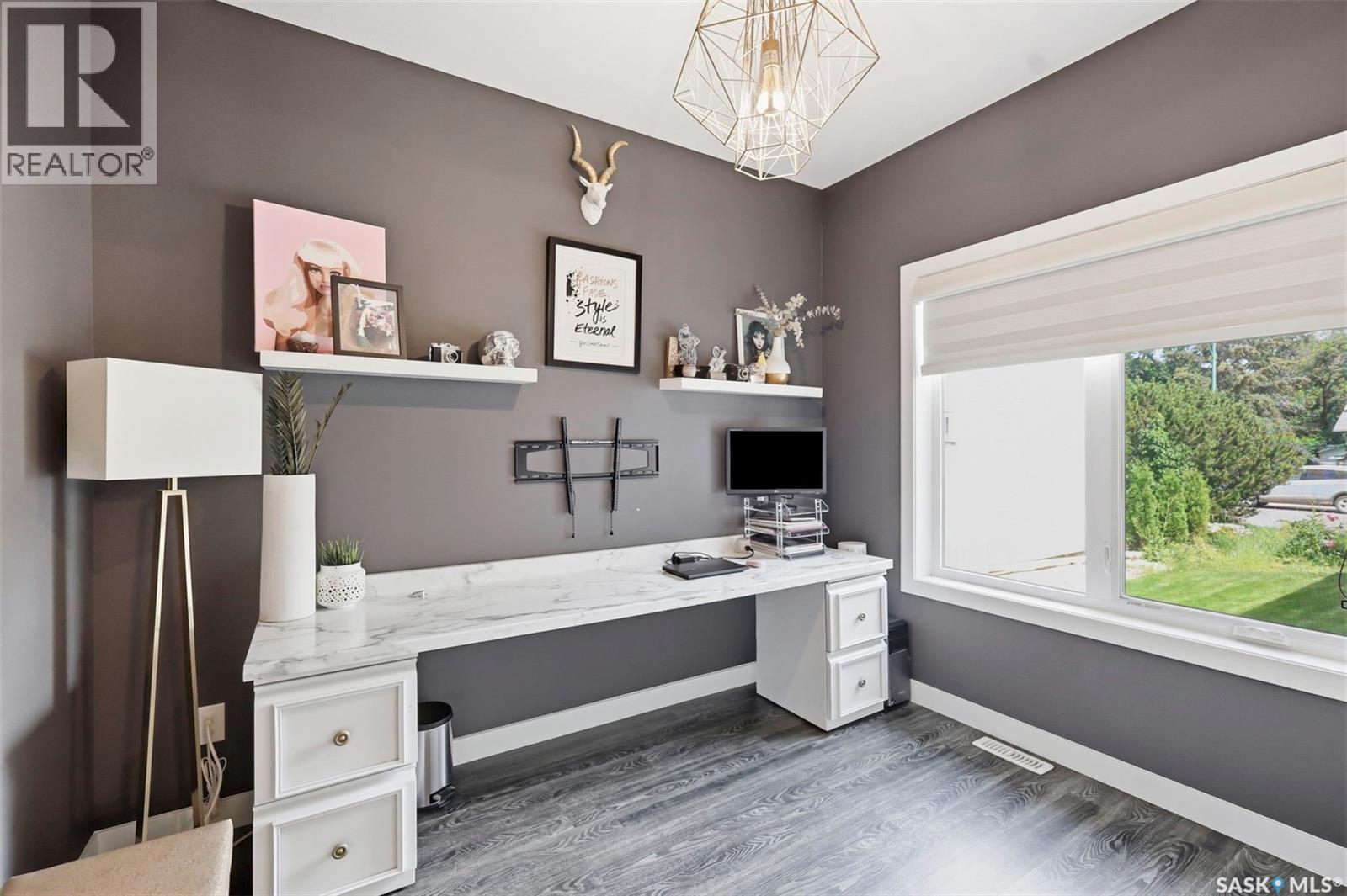 1521 10Th Avenue N, Saskatoon, SK - Indoor