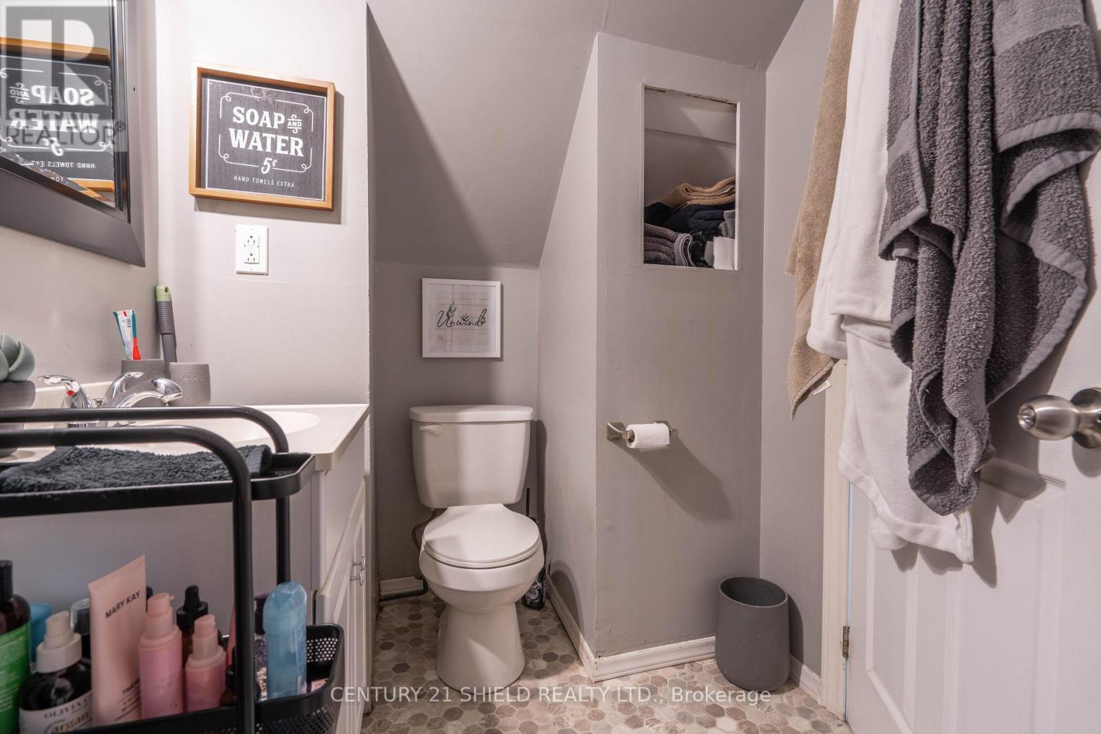 813 York Street, Cornwall, ON - Indoor Photo Showing Bathroom