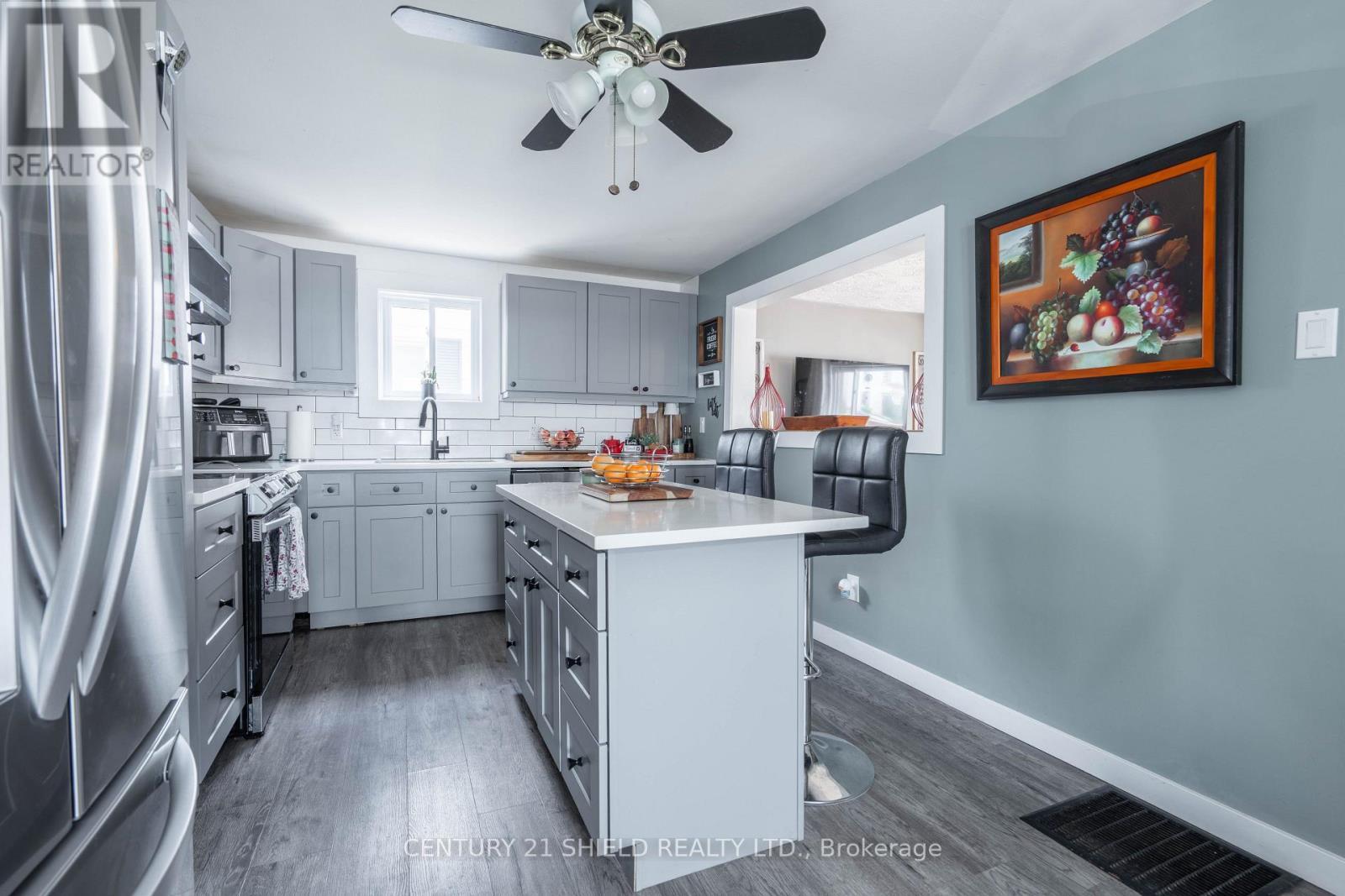 813 York Street, Cornwall, ON - Indoor Photo Showing Kitchen
