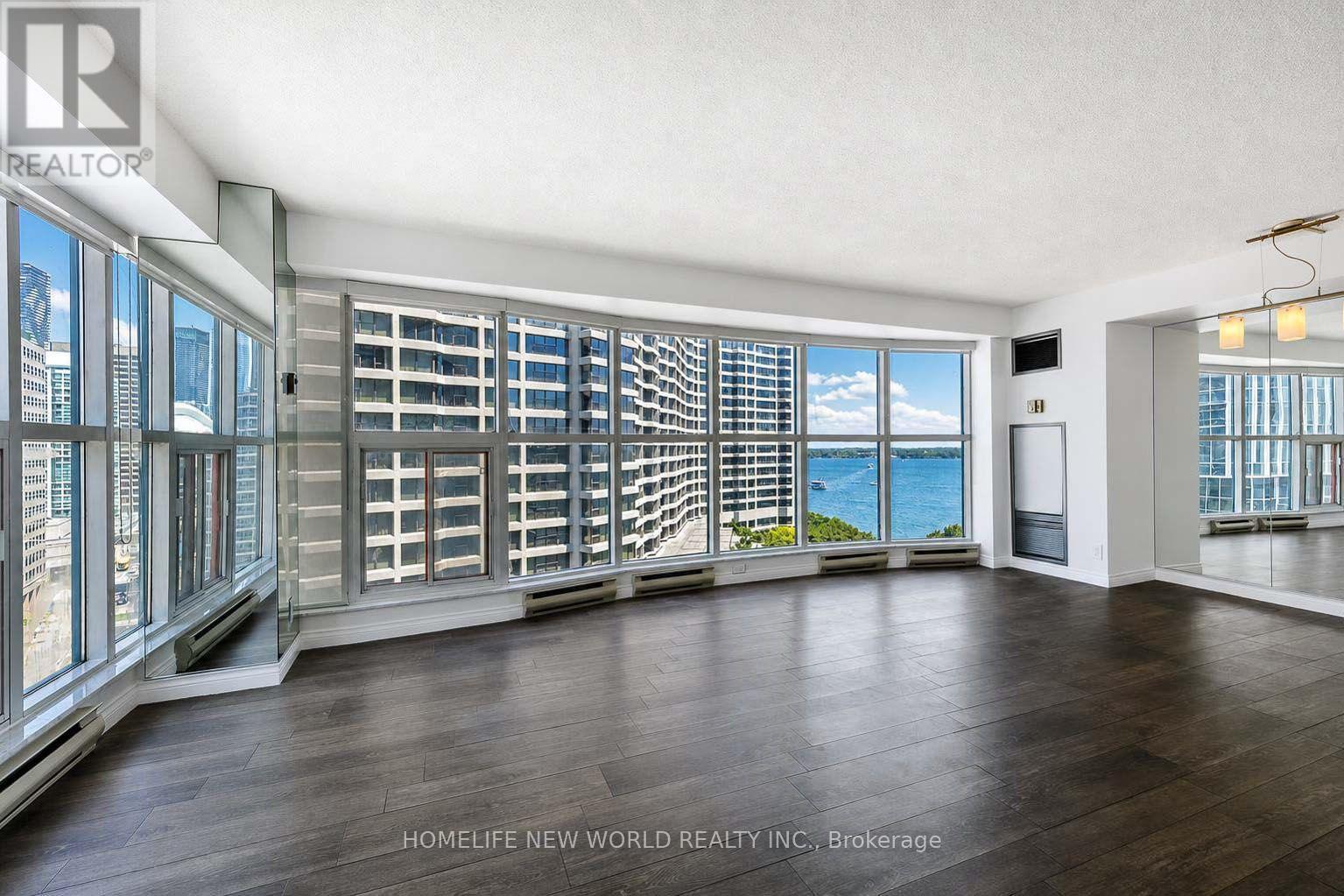 1602 - 77 Harbour Square, Toronto, ON - Indoor Photo Showing Living Room