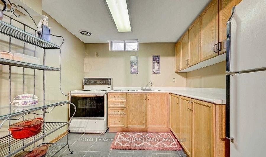 608 Springview Drive, Pickering, ON - Indoor Photo Showing Kitchen