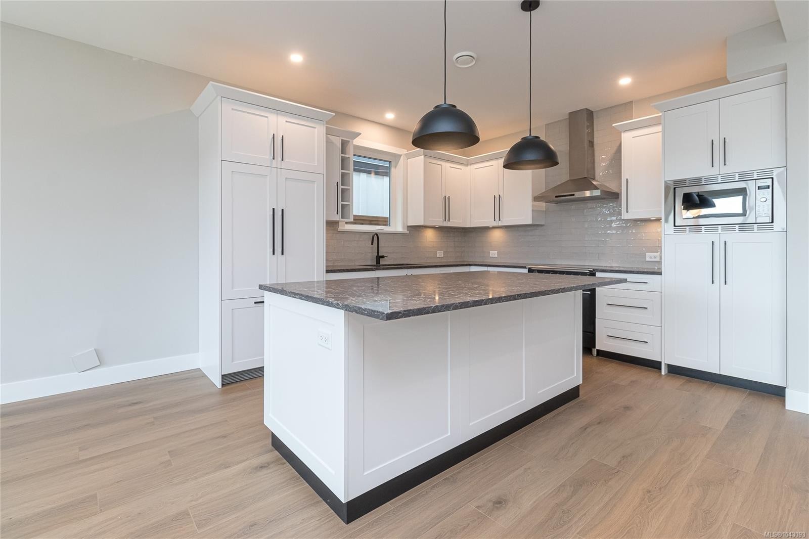 290 Seafield Rd, Colwood, BC