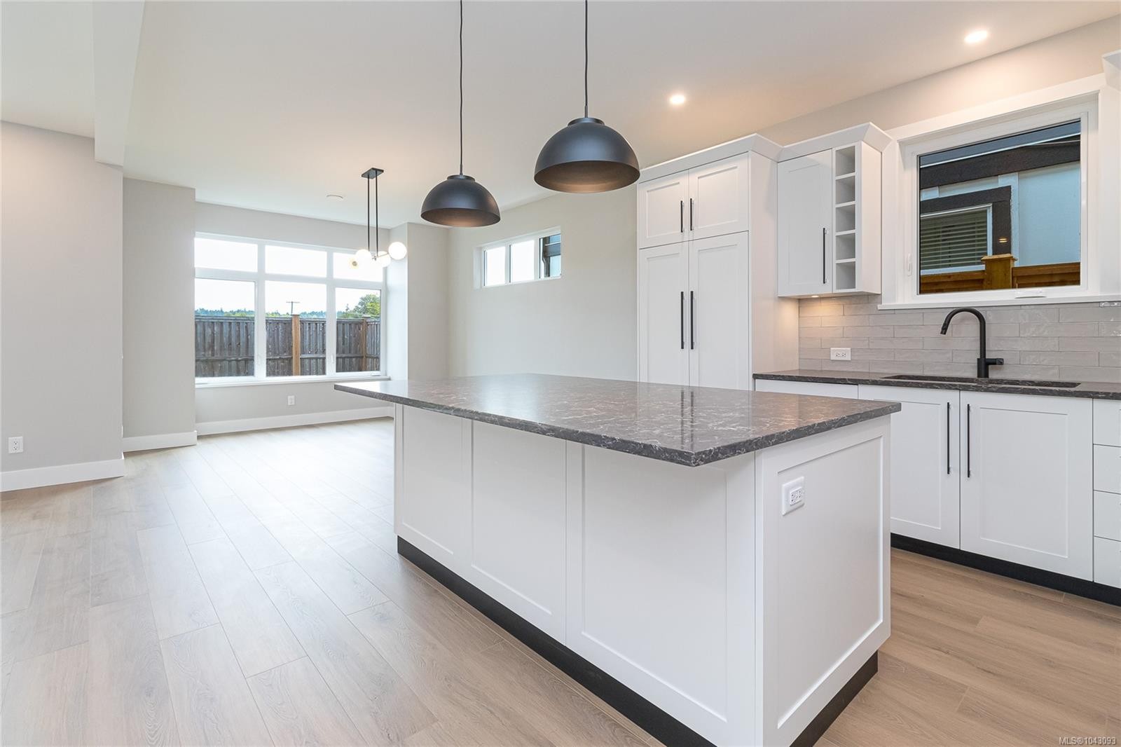 290 Seafield Rd, Colwood, BC