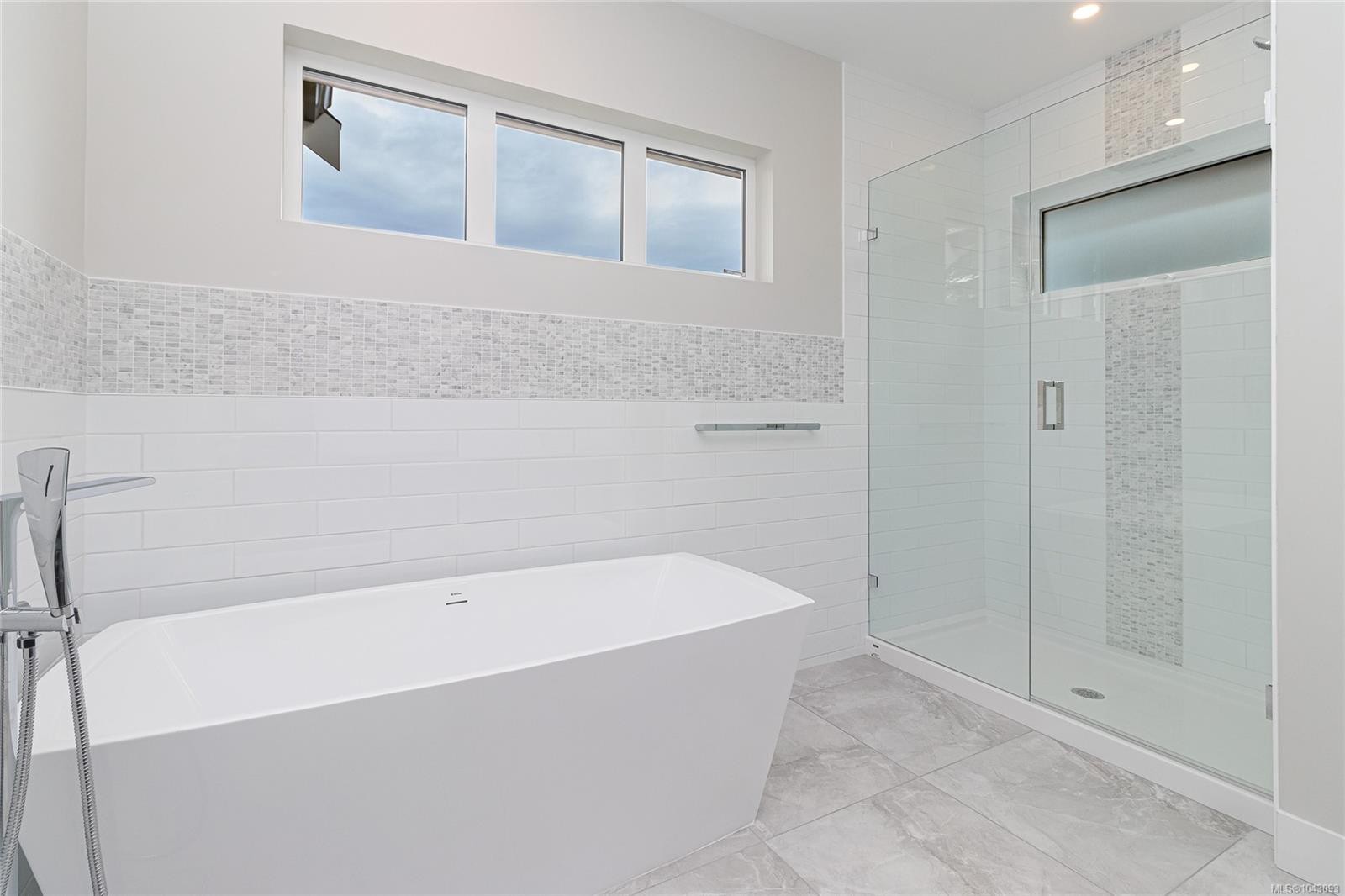 290 Seafield Rd, Colwood, BC