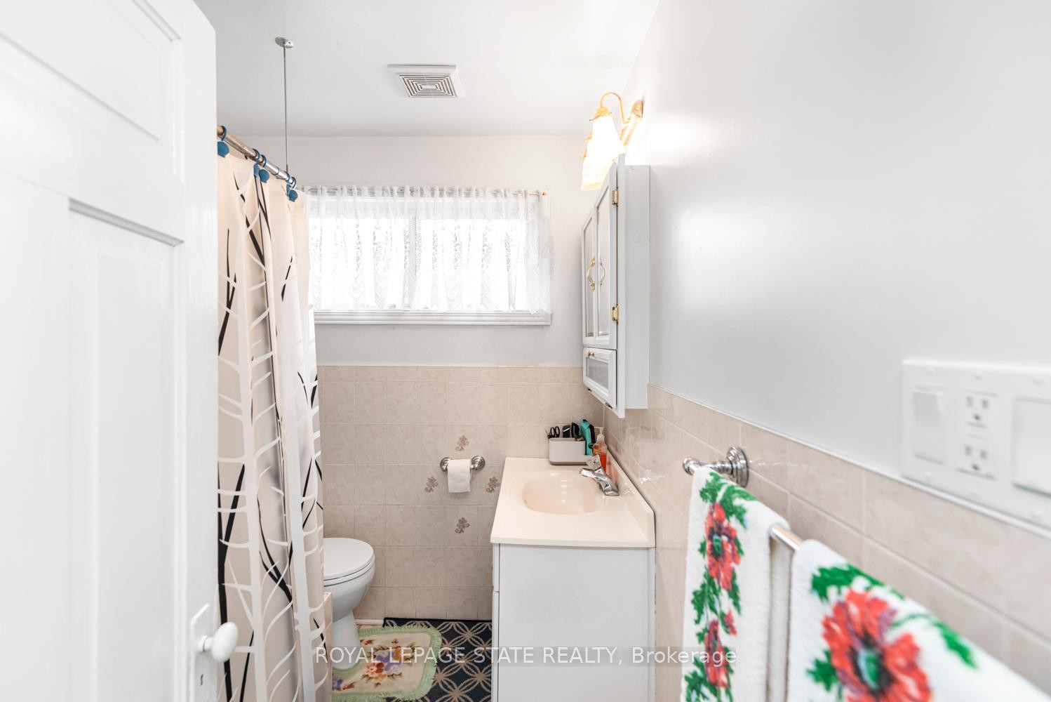 44 Arthur Avenue N, Hamilton, ON - Indoor Photo Showing Bathroom