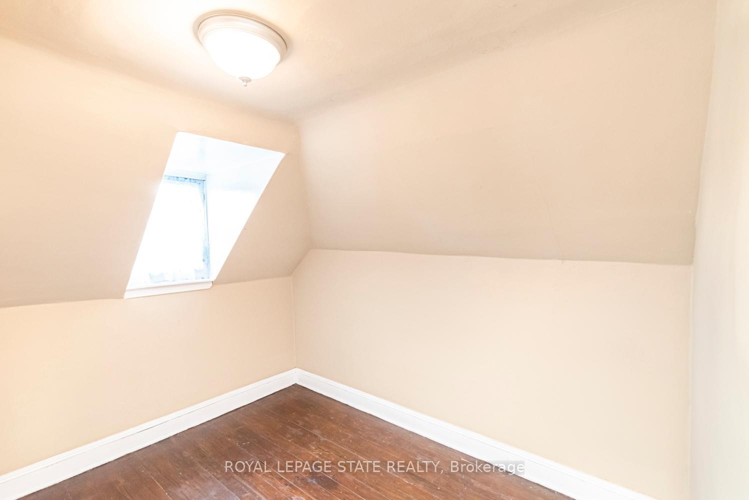 44 Arthur Avenue N, Hamilton, ON - Indoor Photo Showing Other Room