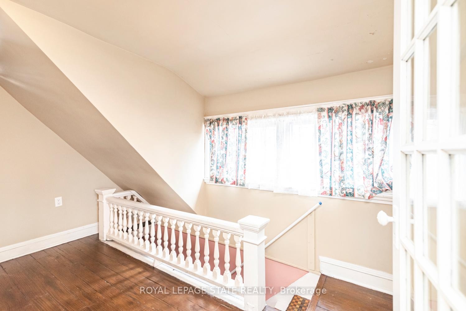44 Arthur Avenue N, Hamilton, ON - Indoor Photo Showing Other Room