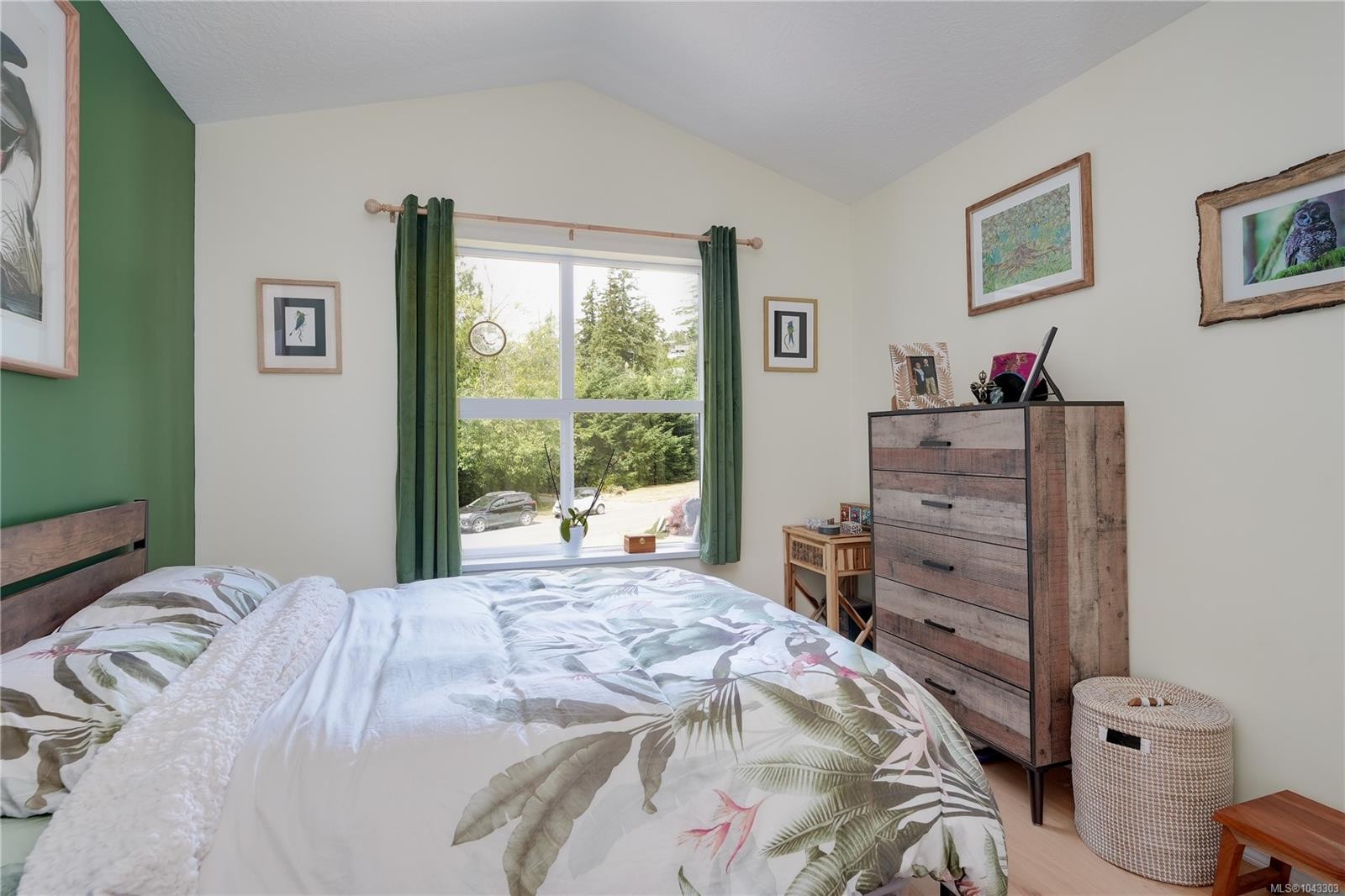 2165 Maple Ave, Sooke, BC - Indoor Photo Showing Bedroom